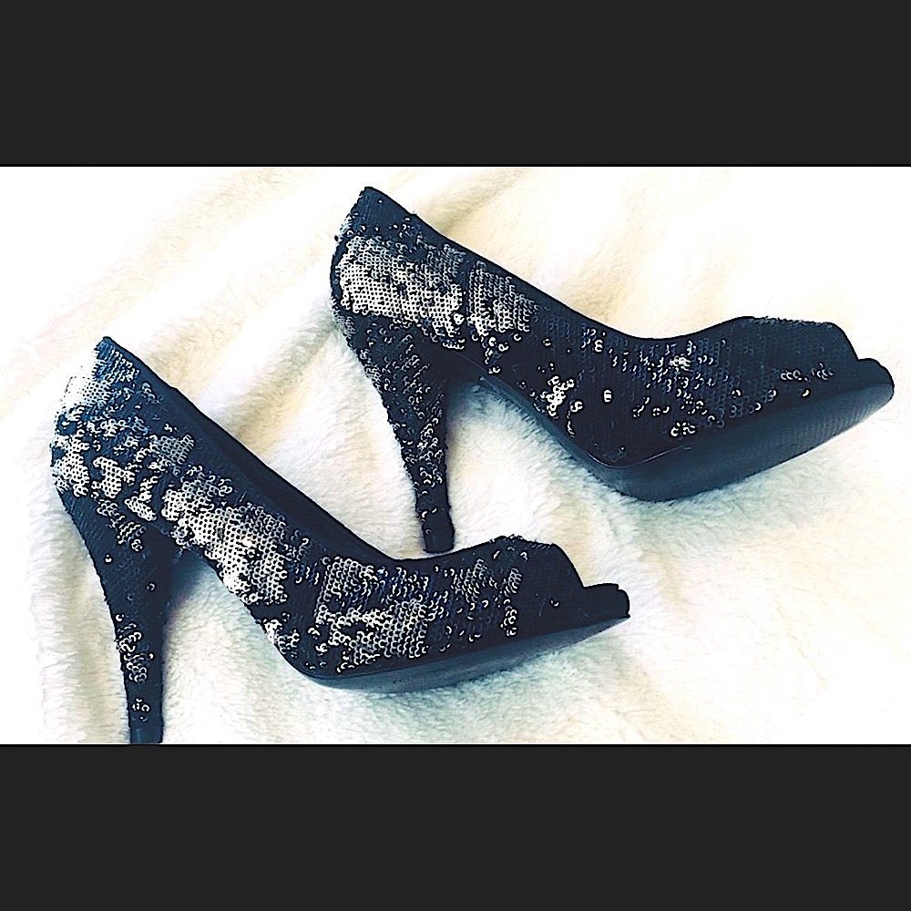 ZARA Amazing Black & Silver sequence high heels